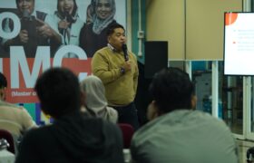 Di Acara Semi Formal, MC Harus Kreatif dan Bisa Rebut Hati Audiens BERITA WUKONG778 MUSIC