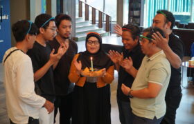 Birthday Bash untuk Kru yang Berulang Tahun di Bulan Agustus BERITA WUKONG778 MUSIC