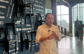 Eri Cahyadi "Haramkan" APBD untuk Perjalanan ke Luar Negeri Sejak Menjabat Wali Kota Surabaya BERITA WUKONG778 MUSIC