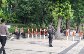 Puluhan Polisi Disiagakan di Jalan Embong Malang Imbas Tawuran Dua Kelompok BERITA WUKONG778 MUSIC