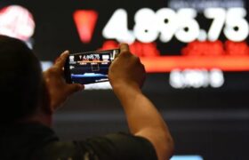 IHSG Ditutup Melemah 35 Poin, Pasar Tunggu Keputusan BI soal Suku Bunga BERITA WUKONG778 MUSIC