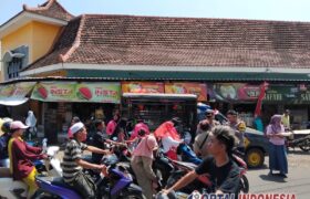 Jelang HUT RI ke-80, Polres Probolinggo Tebar Berkah dan Semangat Merah Putih untuk Warga BERITA WUKONG778 MUSIC