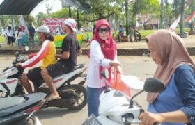 Puluhan Emak-Emak Pati Utara Bagikan Ribuan Nasi Gratis BERITA WUKONG778 MUSIC
