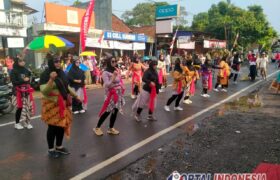 Dihadiri Bupati dan Ketua DPRD Kendal, Desa Kebumen Gelar Karnaval HUT ke-80 RI BERITA WUKONG778 MUSIC