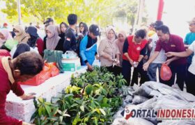 DLH Situbondo Gelar Gerebek Sampah, Warga Antusias Tukar Plastik dengan Bibit Pohon BERITA WUKONG778 MUSIC