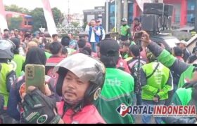 Ratusan Ojol Gelar Aksi Solidaritas di Mapolda Sumsel BERITA WUKONG778 MUSIC