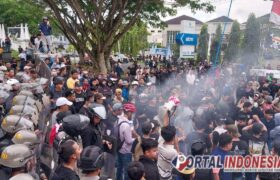 Aksi Mahasiswa di DPRD Sulbar Berujung Bentrok, Situasi Masih Memanas BERITA WUKONG778 MUSIC