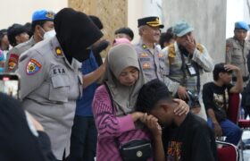 Datangi Polda Jateng, Ratusan Orang Tua Jemput Anak yang Terlibat Aksi Anarkis BERITA WUKONG778 MUSIC