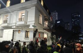 Rumah Eko Patrio Diserbu Massa Pascademonstrasi di Jakarta BERITA WUKONG778 MUSIC