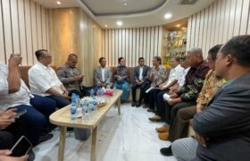 Komisi IV DPR Dukung Tuntutan Petani Tebu, Desak Pemerintah Beli 100 Ribu Ton Gula BERITA WUKONG778 MUSIC