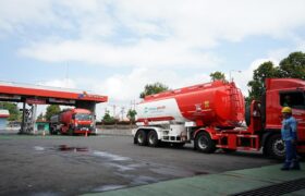 Pertamina Minta Pemilik Mobil Mewah Tidak Gunakan Barcode BBM Bersubsidi BERITA WUKONG778 MUSIC