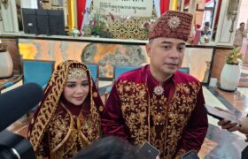 Eri Cahyadi Wali Kota Minta Pengusaha Jujur dan Saling Bantu Membangun Surabaya BERITA WUKONG778 MUSIC