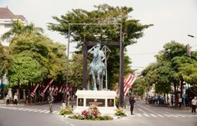 Kapolri Resmikan Patung M. Jasin di Jalan Polisi Istimewa Surabaya dalam Hari Juang Polri BERITA WUKONG778 MUSIC