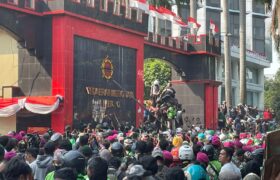 Demo di Mako Brimob Jakarta Memanas Lagi, Desak Polisi Bebaskan Massa Aksi yang Ditangkap BERITA WUKONG778 MUSIC