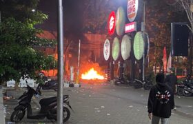 Tunjungan Plaza Tutup Satu Hari, Antisipasi Demo Lanjutan BERITA WUKONG778 MUSIC