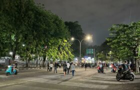 Massa Aksi Sempat Kepung Jalan Depan Stasiun Surabaya Gubeng Lama BERITA WUKONG778 MUSIC