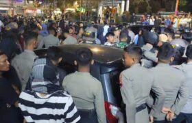 Petugas Bergerak Cepat Netralisir Ketegangan di Alun-Alun Pati BERITA WUKONG778 MUSIC