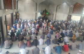Pengamanan Humanis, Polresta Pati Pastikan Sholat Jumat dan Doa Bersama AMPB Berjalan Kondusif BERITA WUKONG778 MUSIC