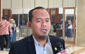 Riyono Caping Soroti Pagar Beton di Laut Cilincing: Utamakan Kepentingan Nelayan! BERITA WUKONG778 MUSIC