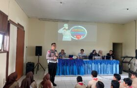 Unit Kamsel Satlantas Polres Rembang Berikan Sosialisasi Tertib Berlalu Lintas dan Pencegahan Kenakalan Remaja di SMK Al Mubarok BERITA WUKONG778 MUSIC