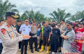Bentang Spanduk & Orasi, Warga Lahat Desak Pemerintah Selesaikan Konflik Lahan BERITA WUKONG778 MUSIC