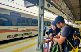 325 Ribu Orang Gunakan Kereta Api Selama Libur Maulid Nabi BERITA WUKONG778 MUSIC