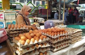 Pedagang Aji Mumpung, Naikkan Harga Bapok Selama Maulid Nabi BERITA WUKONG778 MUSIC