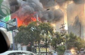 Gedung Eks Bioskop Oscar di Jalan Mayjen Sungkono Surabaya Kebakaran BERITA WUKONG778 MUSIC