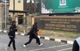 Polres Tulungagung Tangkap Oknum Mahasiswa Kediri Terduga Provokator dan Pelempar Molotov BERITA WUKONG778 MUSIC