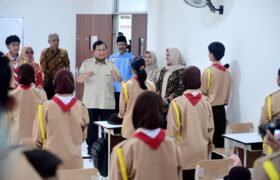 Prabowo Presiden Lakukan Kunjungan Perdana ke Sekolah Rakyat di Daerah Jakarta Selatan BERITA WUKONG778 MUSIC