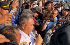 Dishub Jatim segera Perbaiki Rambu Lalu Lintas yang Rusak Pascakerusuhan BERITA WUKONG778 MUSIC