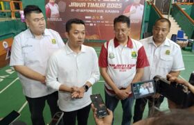 Taufik Hidayat Wamenpora Buka Kejuaraan Bulu Tangkis Piala Kajati Jatim 2025 BERITA WUKONG778 MUSIC