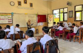 Kota Kediri Cabut Aturan Sekolah Daring, Orang Tua Wajib Lapor dan Antar Jemput BERITA WUKONG778 MUSIC