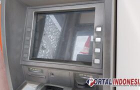 Layar ATM BRI di Depan SPBU Juanda Mamuju Gelap, Nasabah Kesulitan Transaksi BERITA WUKONG778 MUSIC