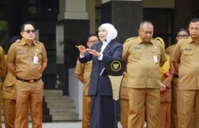 Khofifah Beri Bantuan ASN yang Terdampak Kebakaran Grahadi saat Terjadi Kericuhan BERITA WUKONG778 MUSIC