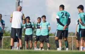 Pelatih Persebaya Harap Keringanan Hukuman untuk Francisco Rivera BERITA WUKONG778 MUSIC