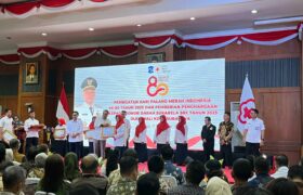 Hari PMI, Pemkot Surabaya Beri Penghargaan 425 Pendonor Darah BERITA WUKONG778 MUSIC