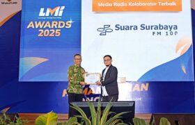 Verry Firmansyah CEO Suara Surabaya Media Terima LMI Award 2025 BERITA WUKONG778 MUSIC