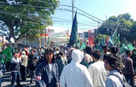 Massa Mulai Gelar Aksi di Lombok Timur, Sejumlah Sekolah Ditutup BERITA WUKONG778 MUSIC
