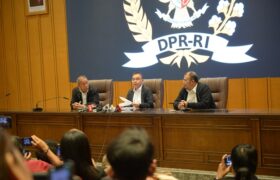 Jawab Tuntutan 17+8, DPR RI Hentikan Sejumlah Fasilitas Anggota dan Komitmen Transparansi BERITA WUKONG778 MUSIC
